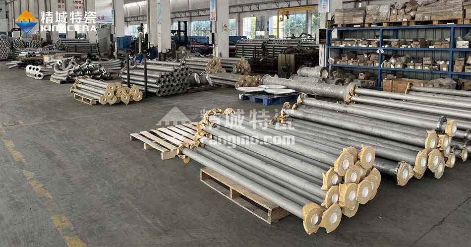 7163银河官方网址特瓷锂电池内衬陶瓷运送管道生产车间